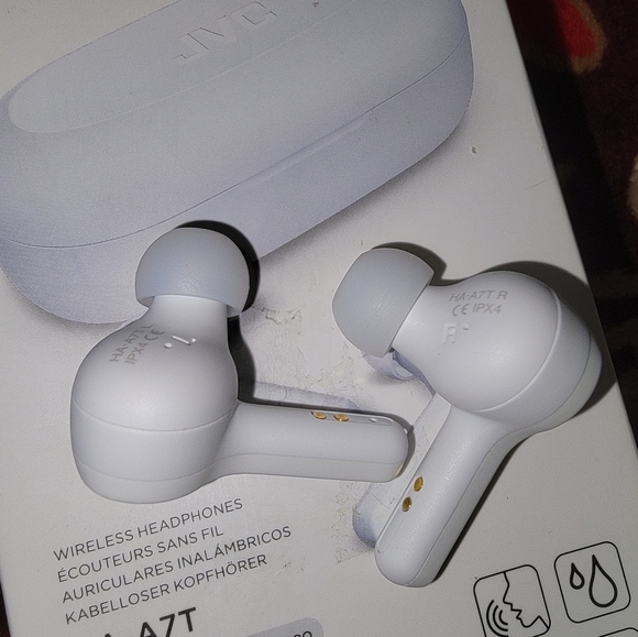 JVC GUMMY TRUE WIRELESS MODEL: HA-A7T - Picture 5 of 6